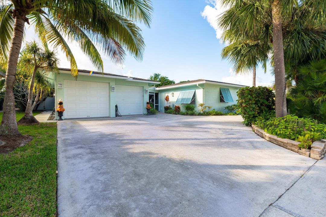 Recently Sold: $1,650,000 (4 beds, 3 baths, 2040 Square Feet)