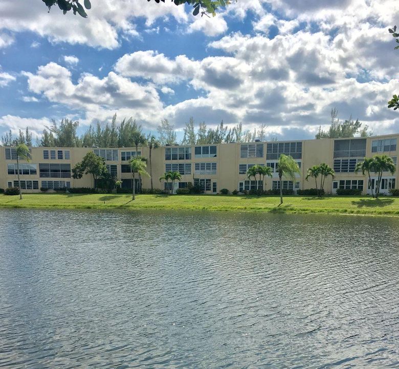 Recently Sold: $125,000 (1 beds, 1 baths, 862 Square Feet)