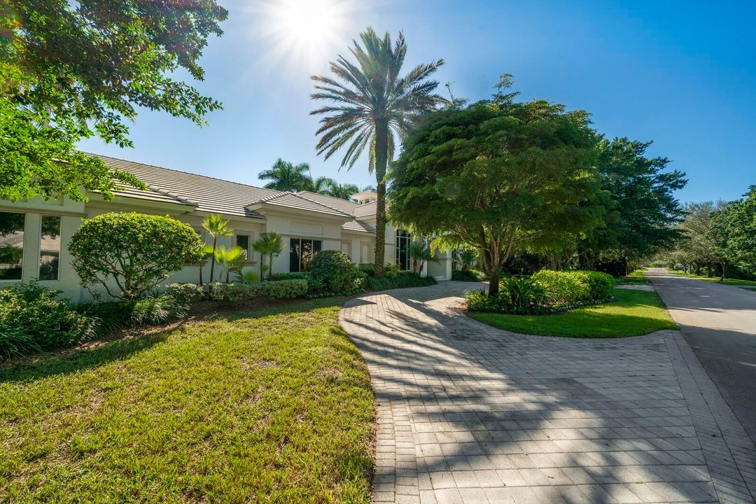 Recently Sold: $3,250,000 (3 beds, 3 baths, 4604 Square Feet)