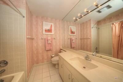 最近售出: $359,000 (3 贝兹, 2 浴室, 1933 平方英尺)