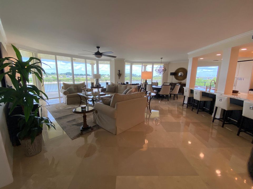 Recently Sold: $2,150,000 (3 beds, 3 baths, 2506 Square Feet)