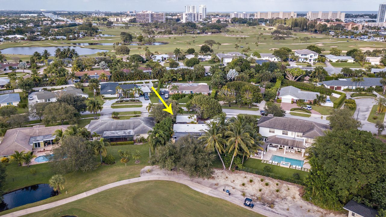Recently Sold: $920,000 (5 beds, 3 baths, 2641 Square Feet)