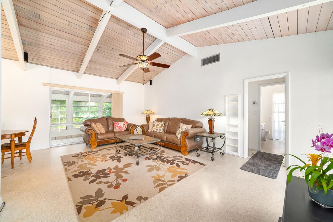 Vendido Recientemente: $329,000 (3 camas, 2 baños, 1454 Pies cuadrados)