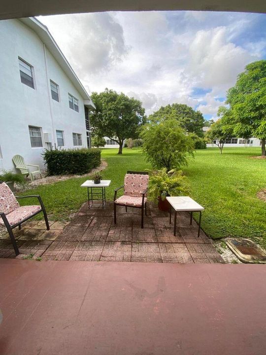 Recently Rented: $1,300 (1 beds, 1 baths, 684 Square Feet)