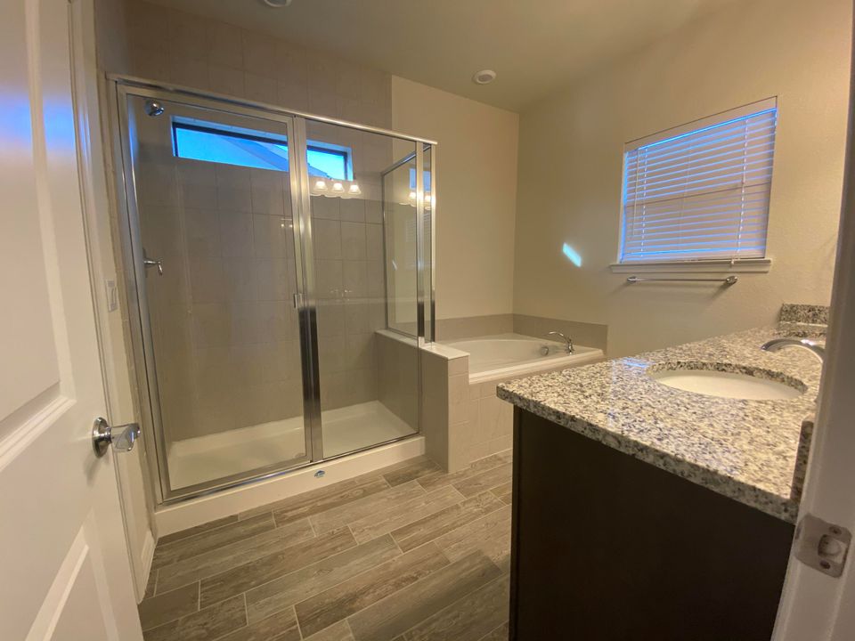 Active With Contract: $3,300 (3 beds, 2 baths, 1909 Square Feet)