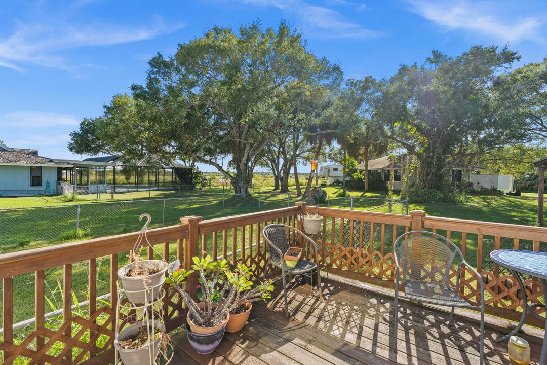 Recently Sold: $1,075,000 (2 beds, 2 baths, 1998 Square Feet)