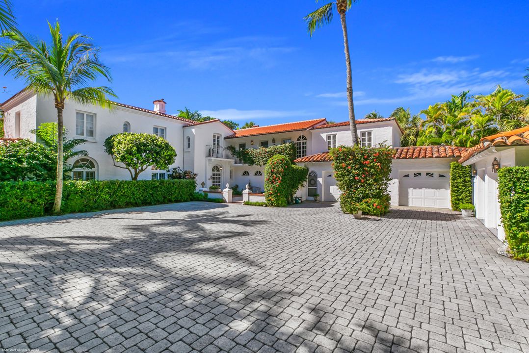 Recently Sold: $5,200,000 (6 beds, 7 baths, 5677 Square Feet)