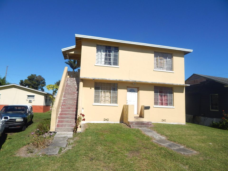 Recently Sold: $200,000 (4 beds, 2 baths, 1344 Square Feet)