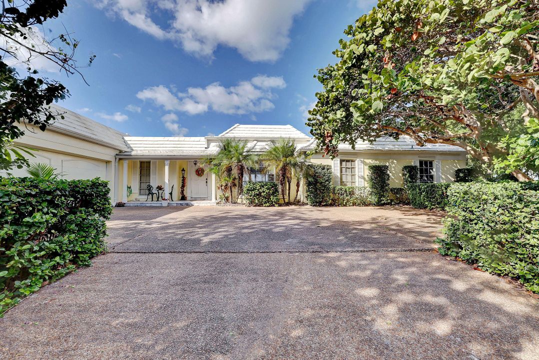 Recently Sold: $1,800,000 (4 beds, 4 baths, 3112 Square Feet)