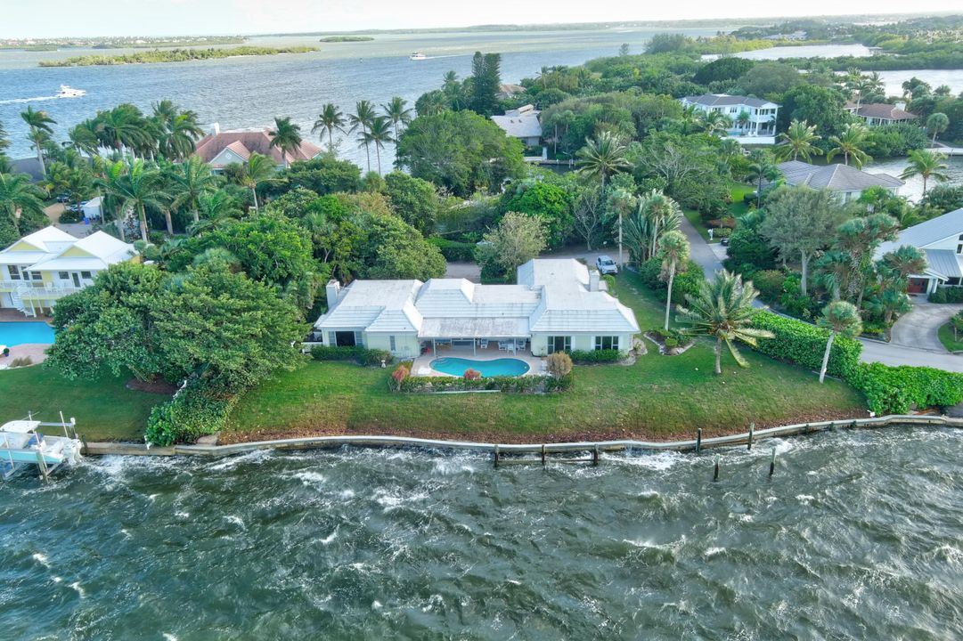 Recently Sold: $1,800,000 (4 beds, 4 baths, 3112 Square Feet)