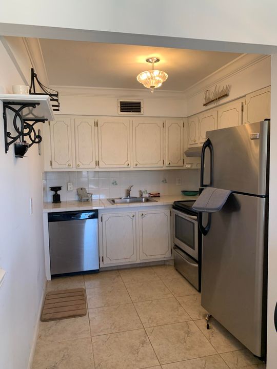 Recently Sold: $79,900 (2 beds, 1 baths, 651 Square Feet)