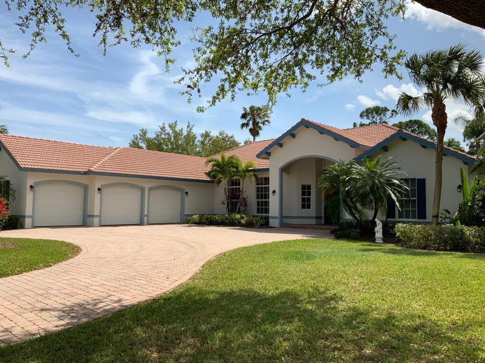 Recently Sold: $675,000 (4 beds, 2 baths, 3014 Square Feet)