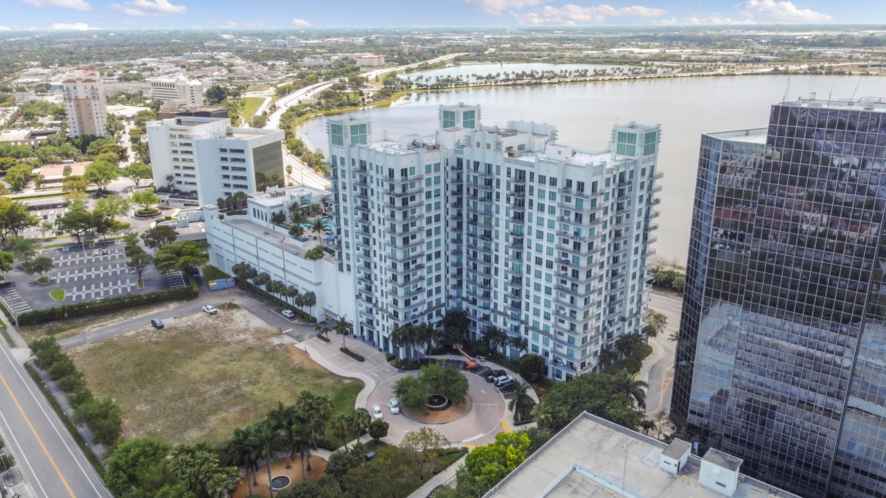 Recently Sold: $459,000 (2 beds, 2 baths, 1386 Square Feet)