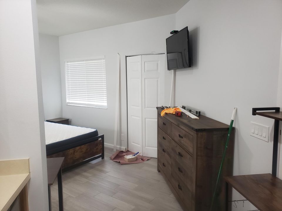 Recently Rented: $1,250 (1 beds, 1 baths, 400 Square Feet)