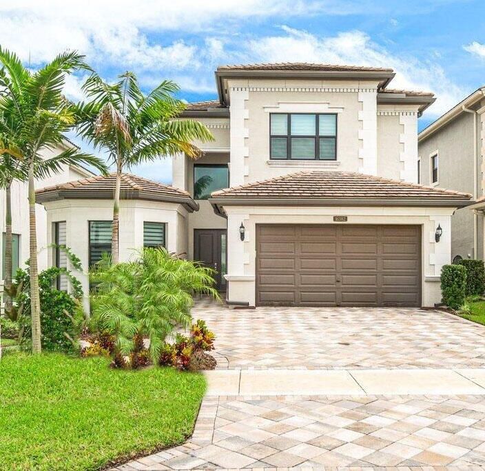 Recently Sold: $1,370,000 (3 beds, 3 baths, 3277 Square Feet)