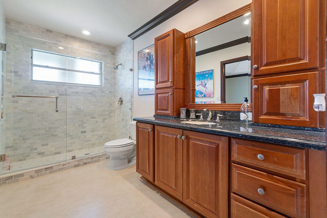 Недавно арендовано: $13,500 (5 спален, 4 ванн, 4844 Квадратных фут)