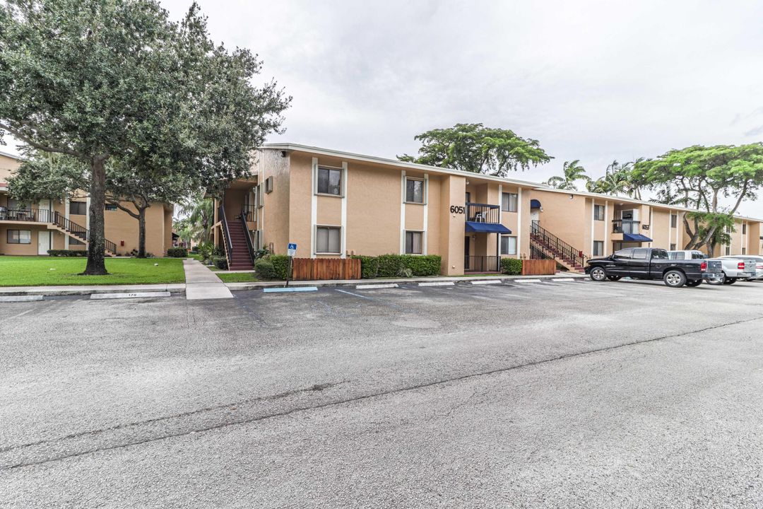 Recently Sold: $140,000 (2 beds, 2 baths, 855 Square Feet)