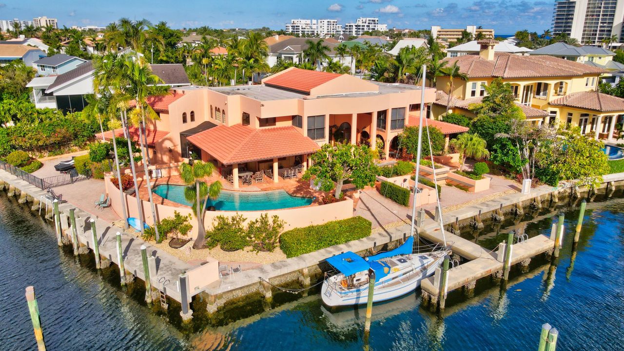 Recently Sold: $3,900,000 (5 beds, 5 baths, 5094 Square Feet)