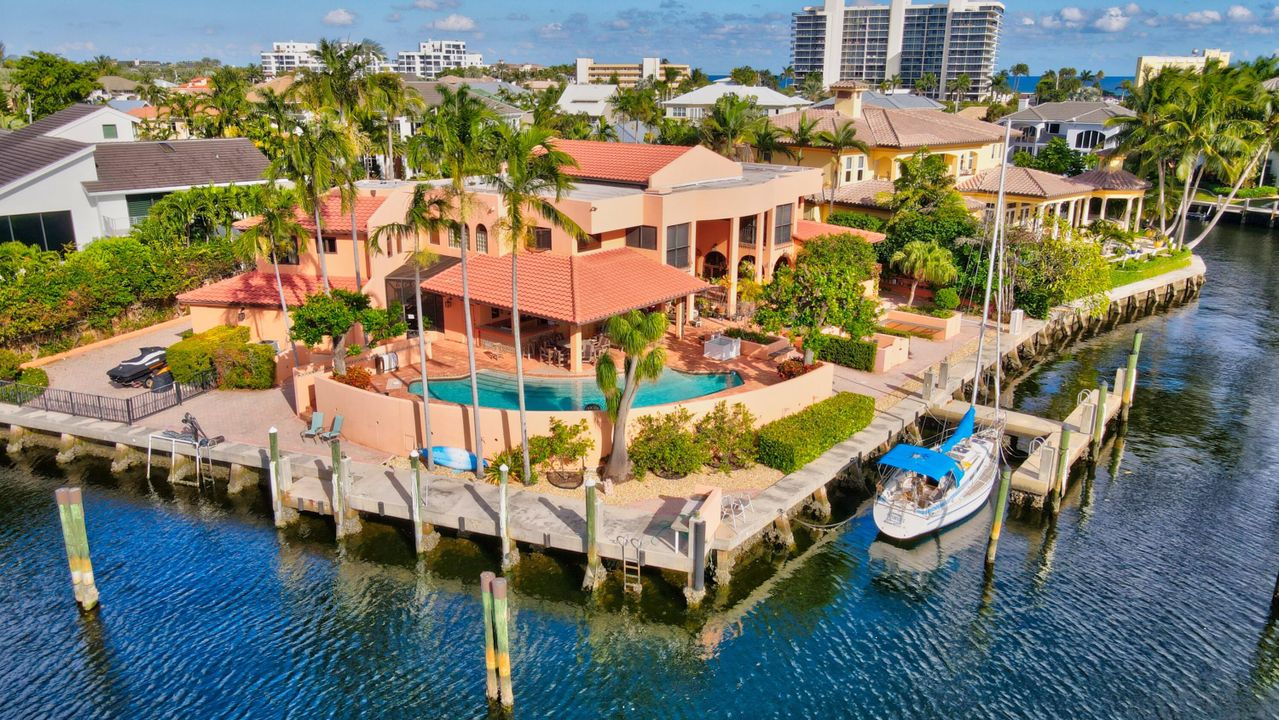 Recently Sold: $3,900,000 (5 beds, 5 baths, 5094 Square Feet)