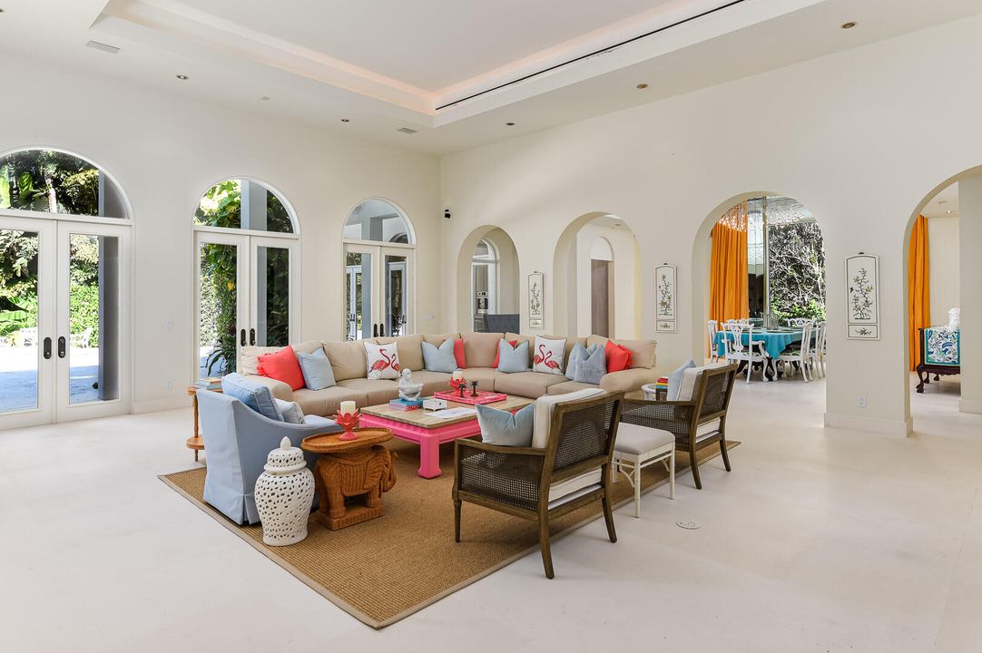 Recently Sold: $14,900,000 (3 beds, 4 baths, 5144 Square Feet)