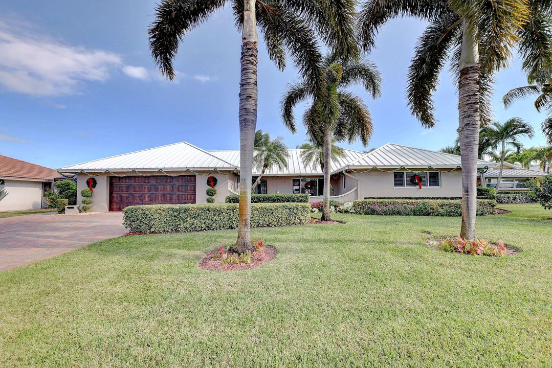 Recently Sold: $1,699,000 (3 beds, 3 baths, 2945 Square Feet)