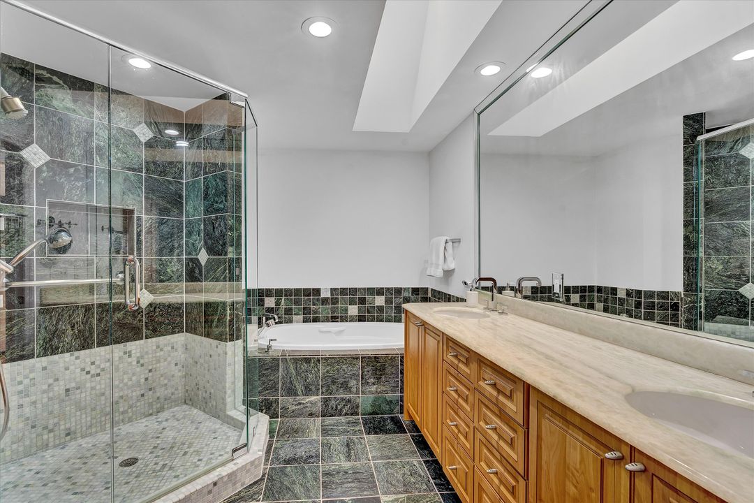 最近售出: $499,000 (3 贝兹, 3 浴室, 2317 平方英尺)