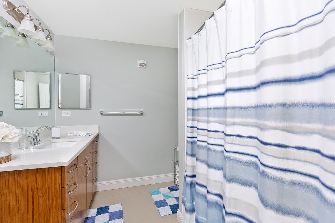 Недавно арендовано: $3,500 (2 спален, 2 ванн, 1243 Квадратных фут)
