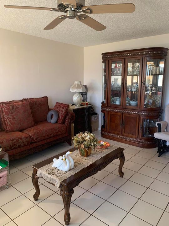 Recently Rented: $1,500 (2 beds, 1 baths, 798 Square Feet)