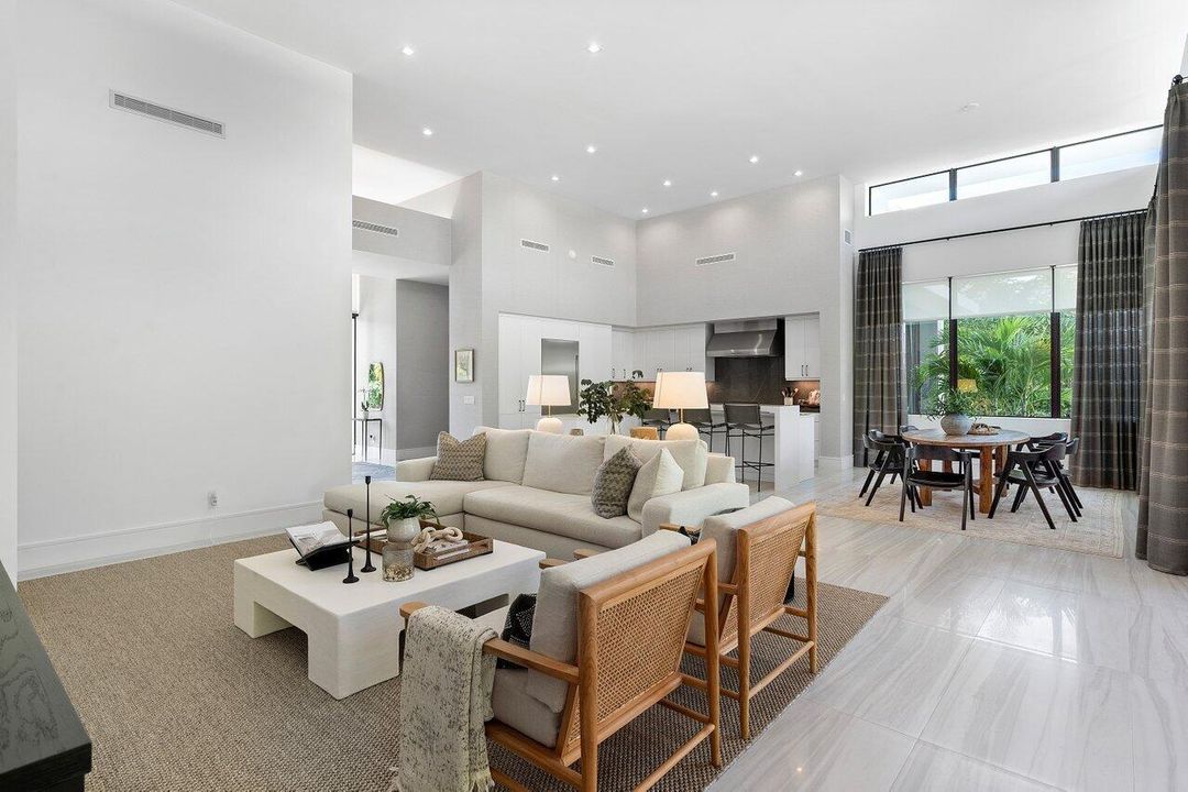 Recently Sold: $2,700,000 (4 beds, 3 baths, 3155 Square Feet)