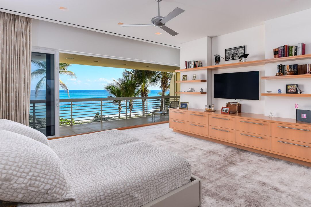 Recently Sold: $7,500,000 (2 beds, 3 baths, 4575 Square Feet)