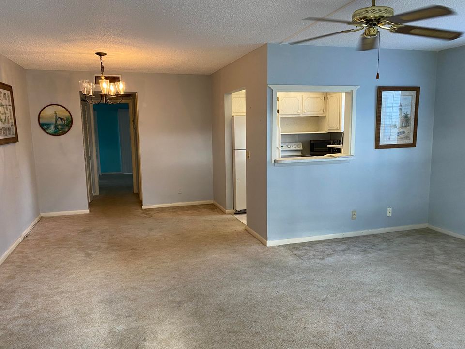 Recently Sold: $52,000 (1 beds, 1 baths, 700 Square Feet)
