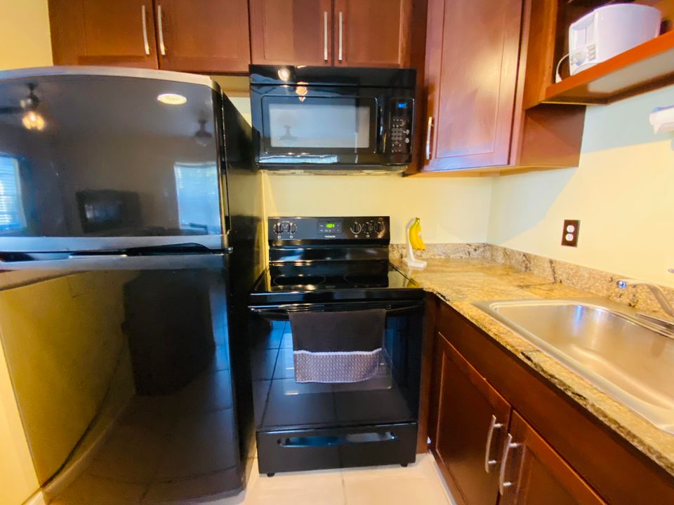 Vendido Recientemente: $74,500 (1 camas, 1 baños, 736 Pies cuadrados)