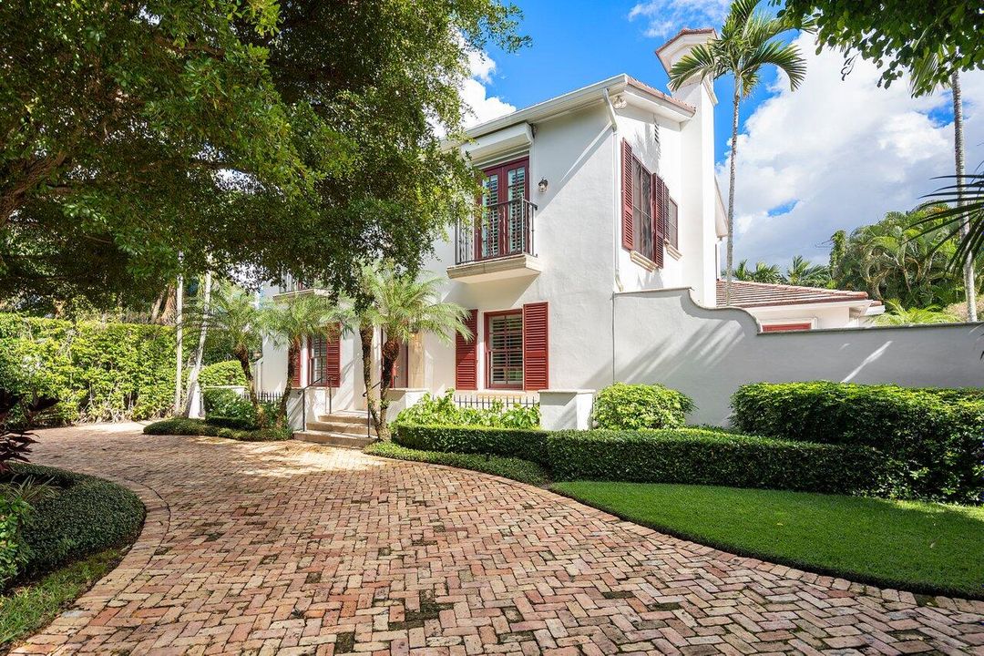 Recently Sold: $6,750,000 (3 beds, 3 baths, 3292 Square Feet)