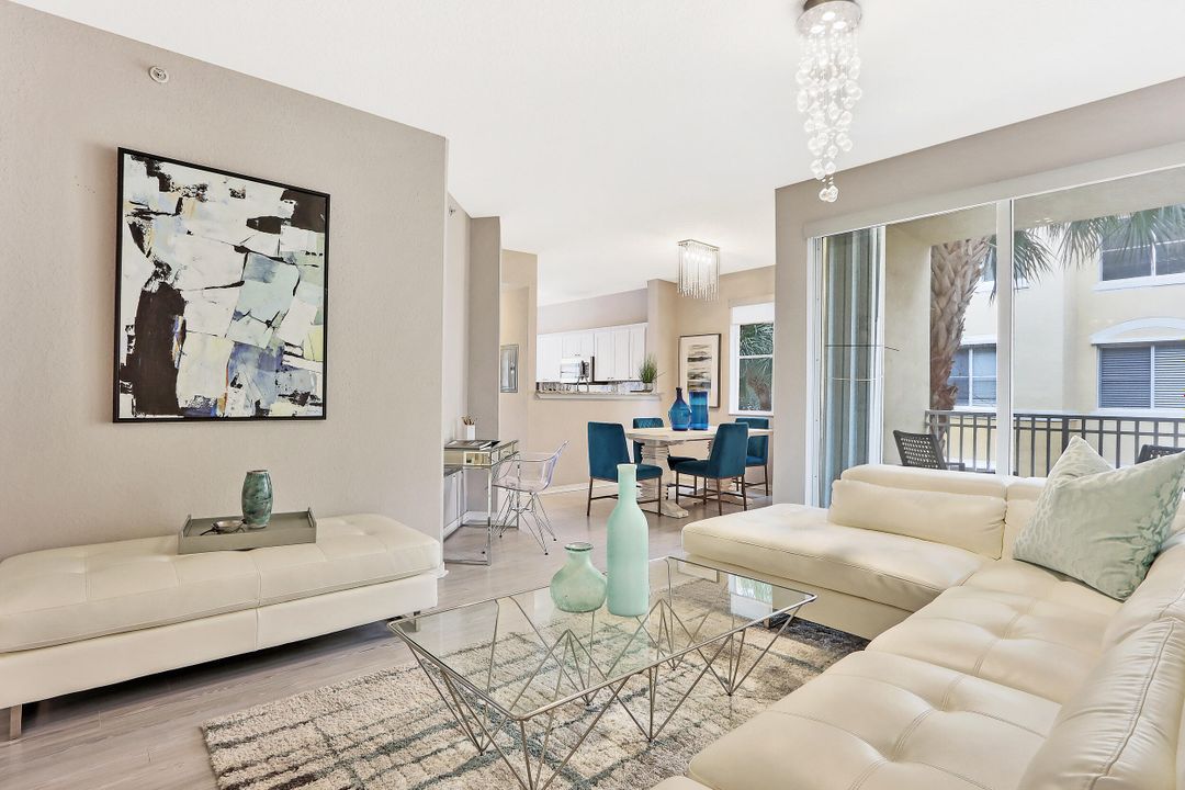 Recently Sold: $370,000 (3 beds, 2 baths, 1466 Square Feet)