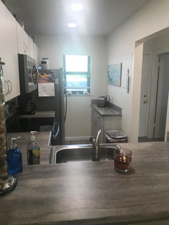 Recently Rented: $4,200 (2 beds, 1 baths, 1234 Square Feet)