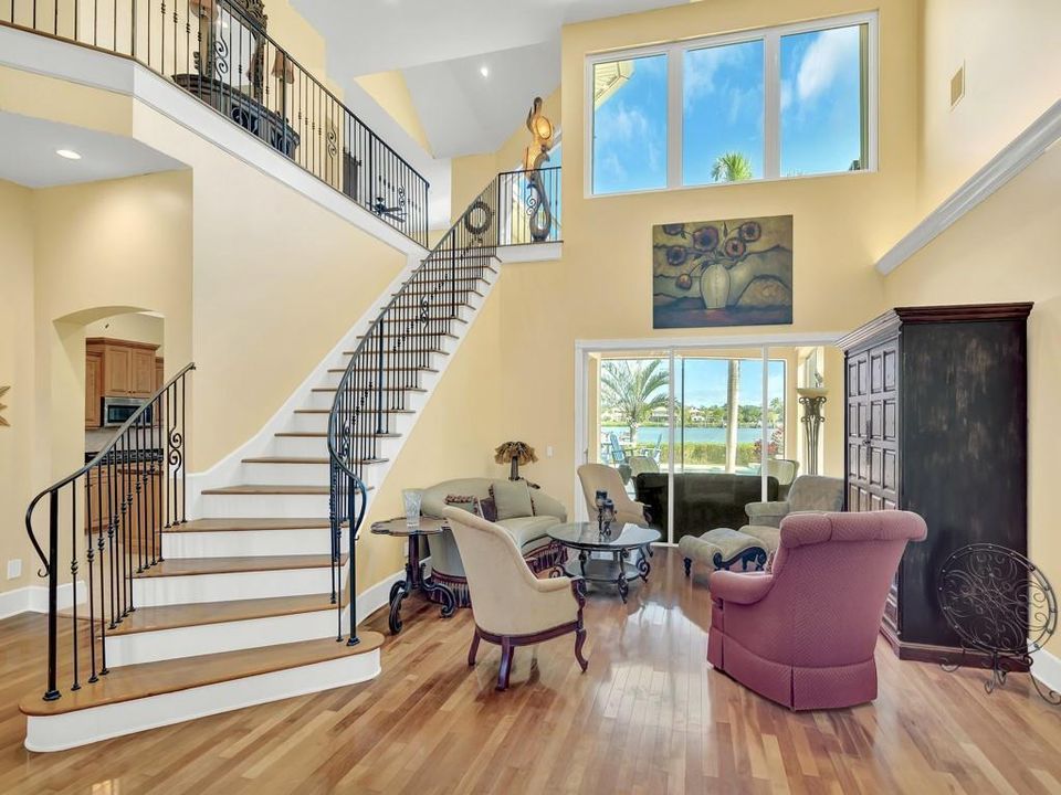 Recently Sold: $1,900,000 (4 beds, 3 baths, 3995 Square Feet)