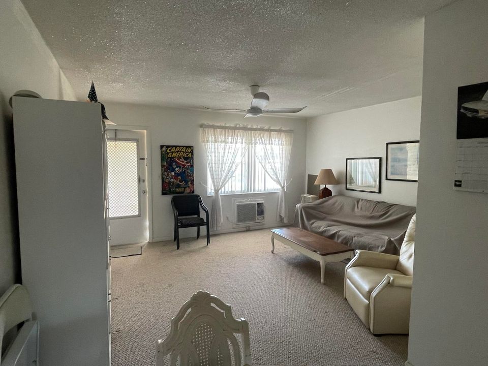 Recently Sold: $110,000 (1 beds, 1 baths, 650 Square Feet)