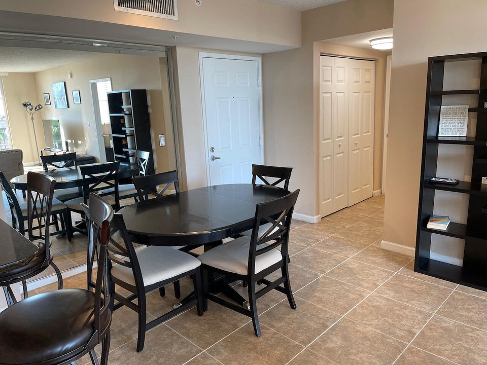 Active With Contract: $5,200 (2 beds, 2 baths, 1132 Square Feet)