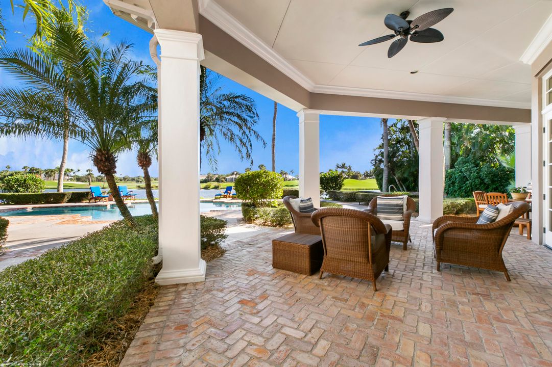 Recently Sold: $3,700,000 (4 beds, 5 baths, 4941 Square Feet)