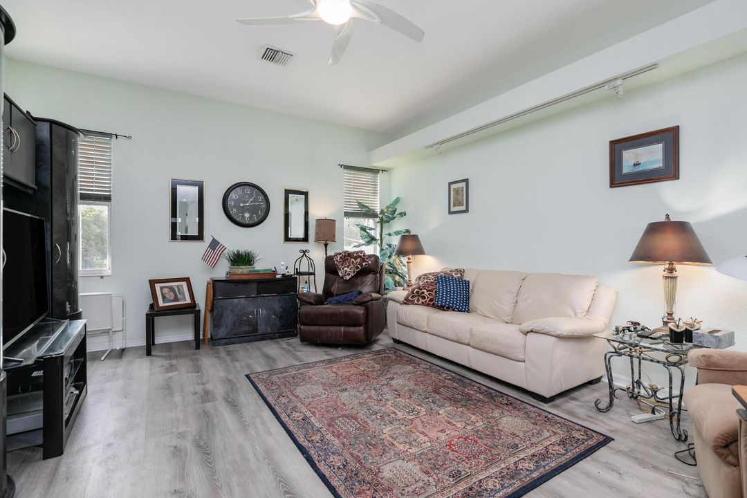 Recently Sold: $655,000 (3 beds, 2 baths, 1825 Square Feet)