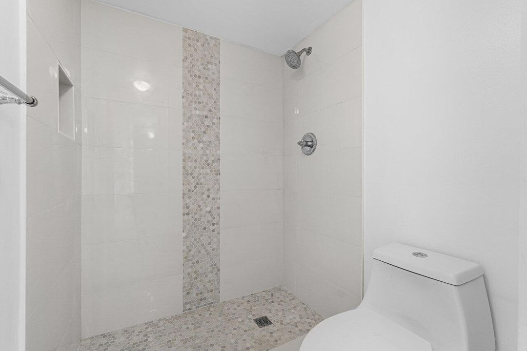 最近租的: $2,495 (2 贝兹, 2 浴室, 1249 平方英尺)