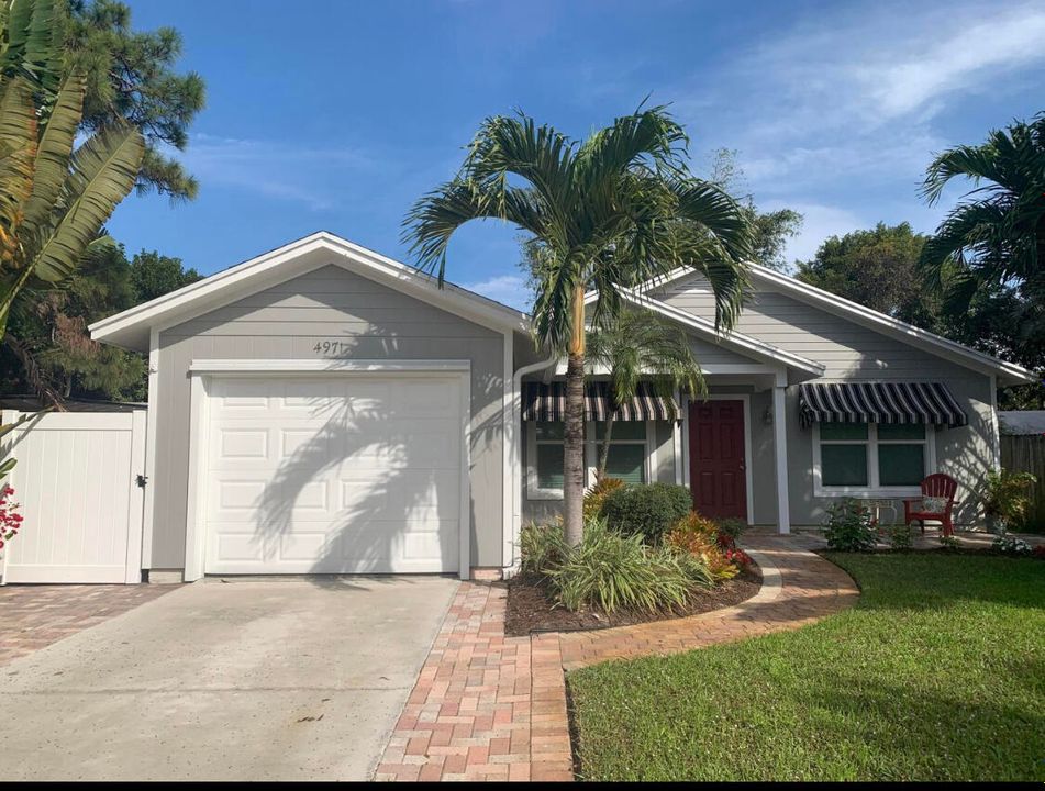 Recently Sold: $350,000 (2 beds, 2 baths, 962 Square Feet)