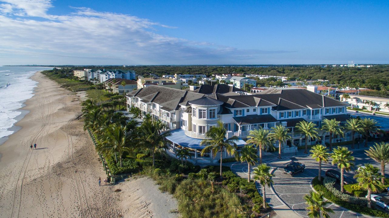 Recently Sold: $3,950,000 (4 beds, 3 baths, 5636 Square Feet)