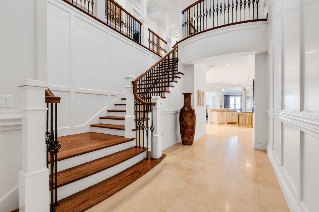 Recently Sold: $3,950,000 (4 beds, 3 baths, 5636 Square Feet)