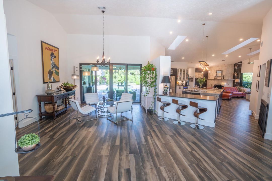 Recently Sold: $1,300,000 (4 beds, 2 baths, 2855 Square Feet)