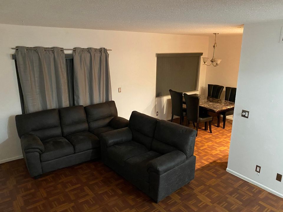 Activo con contrato: $159,900 (2 camas, 1 baños, 944 Pies cuadrados)