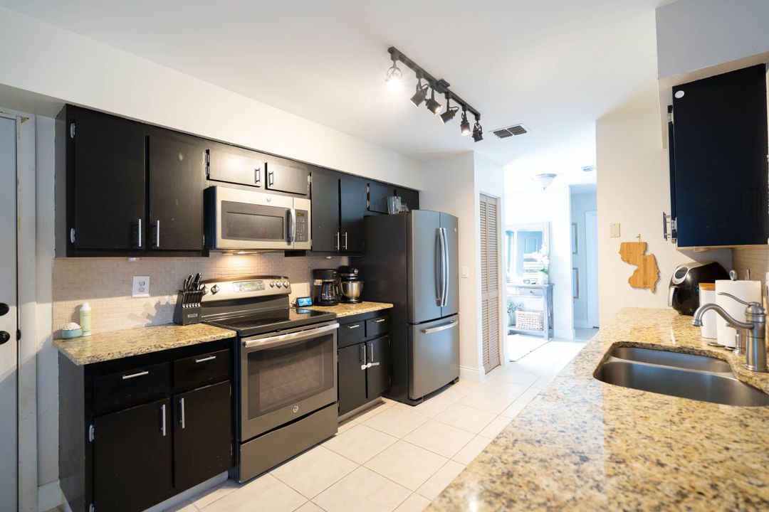 Recently Sold: $399,999 (3 beds, 2 baths, 1540 Square Feet)