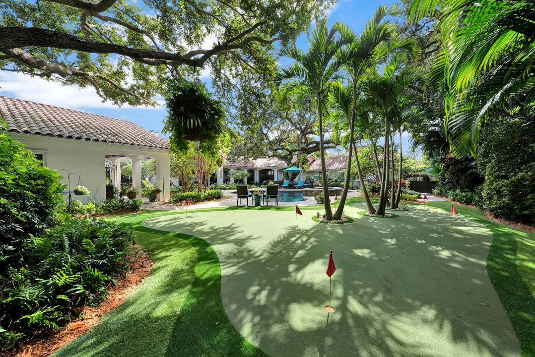 Recently Sold: $5,900,000 (4 beds, 4 baths, 4555 Square Feet)