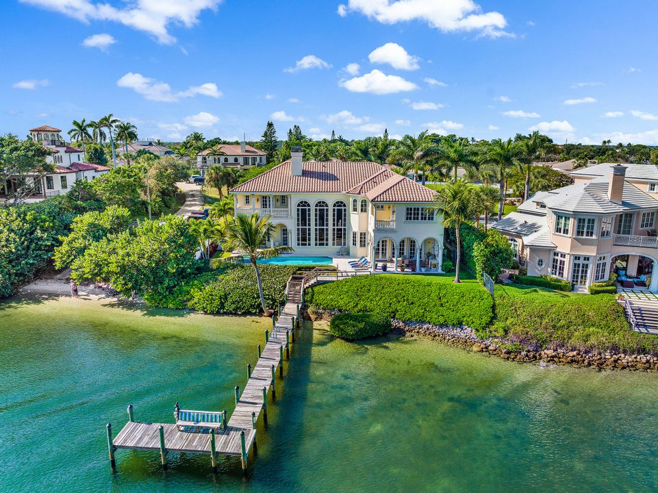 Recently Sold: $10,500,000 (5 beds, 5 baths, 7133 Square Feet)