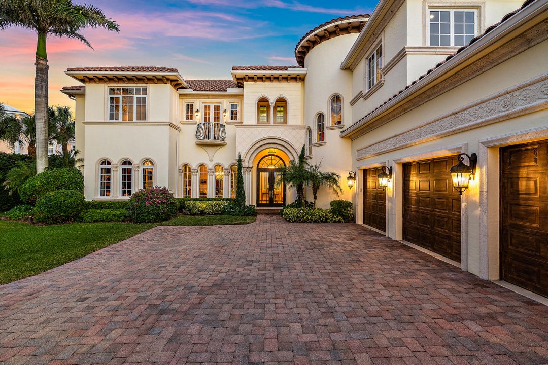 Recently Sold: $10,500,000 (5 beds, 5 baths, 7133 Square Feet)